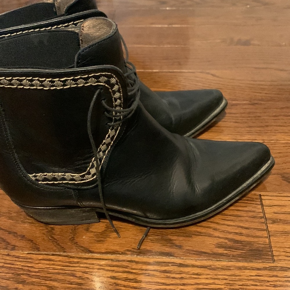 Vintage Guess by Marciano Leather Lace-Up Ankle Boots - Size 6.5